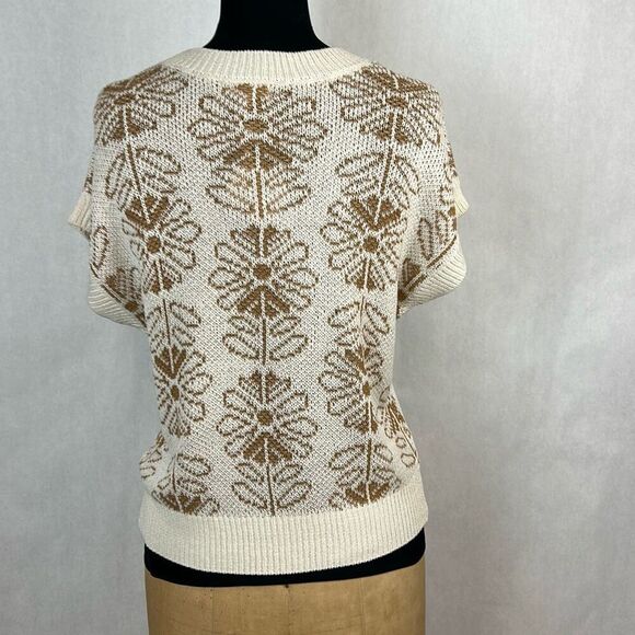 NEW blu pepper Sleeveless Sweater Vest Floral Pattern Sz Large Knit Beige Tan - Picture 3 of 7